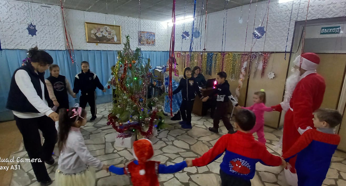 З января в Южненком СДК прошел новогодний утренник для детей &quot;Новогодние чудеса!&quot;..